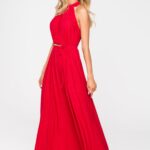 brokatowa maxi sukienka z dekoltem typu halter - czerwona