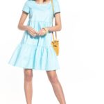 bawełniana mini sukienka z owalnym dekoltem - jasnoniebieska