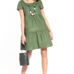 bawełniana mini sukienka z owalnym dekoltem - zielona