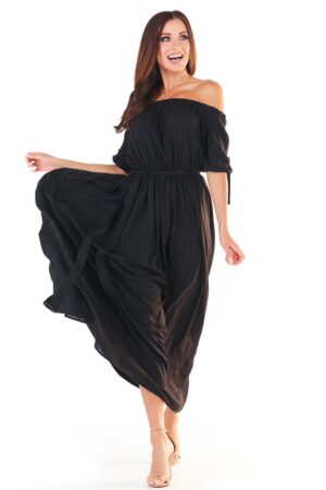 czarna długa sukienka z hiszpańskim dekoltem