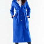 długi jednorzędowy płaszcz z paskiem - niebieski