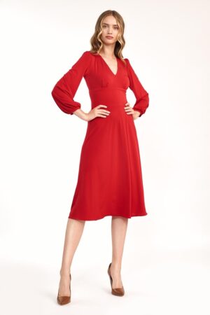 czerwona elegancka midi sukienka z bufiastym rękawem