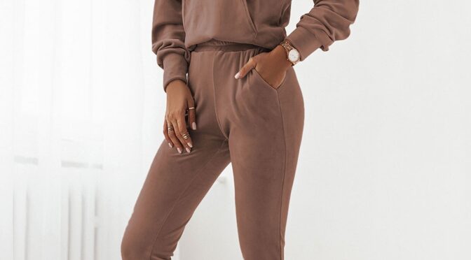 komplet welurowy bluza z kapturem i spodnie – mocca