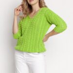 delikatny sweterek zdobiony warkoczami - zielony