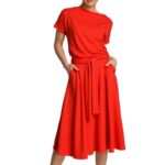 czerwona midi sukienka z szerokim dołem