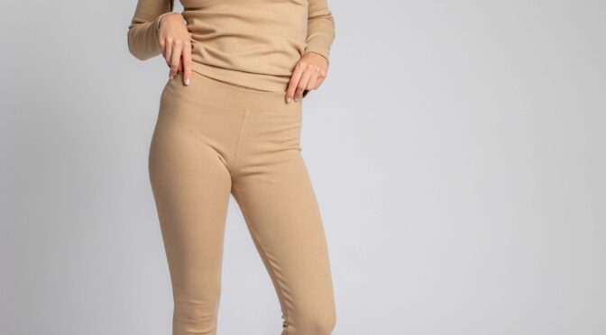 legginsy z dzianiny prążkowanej – cappuccino