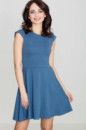 niebieska rozkloszowana sukienka z zakładkami