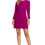 minimalistyczna sukienka z ozdobnymi guzikami - rubinowa