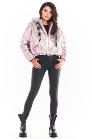 krótka pikowana kurtka z holograficznego materiału - różowa