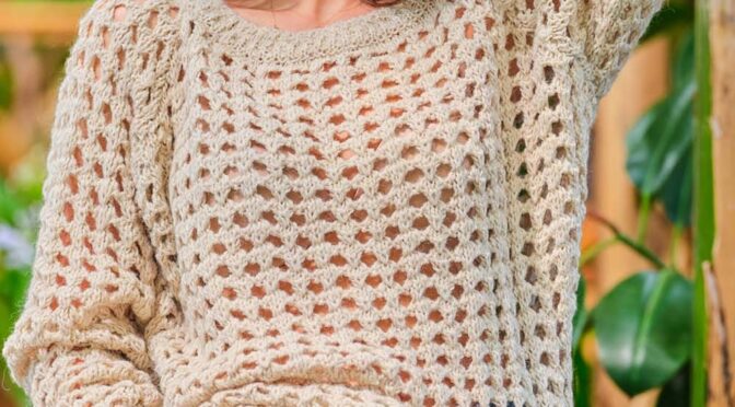 oversizowy sweter w ażurowy wzór – beżowy