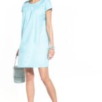 luźna sukienka z krótkim rękawem - jasnoniebieska