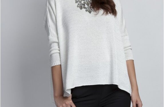 gładki sweter oversize z połyskującą nitką – ecru